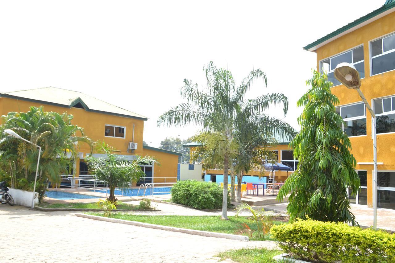 Hotel Le Rocher Yamoussoukro Exterior photo